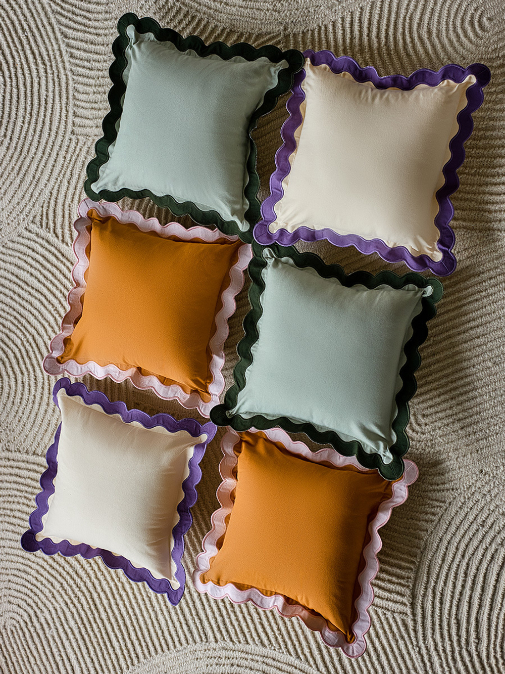 Чехол на подушку с контрастным кантом сиреневого цвета из коллекции trendy ruffles, 40х40 см