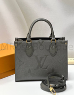 Серая сумка Louis Vuitton Onthego PM с узором монограм