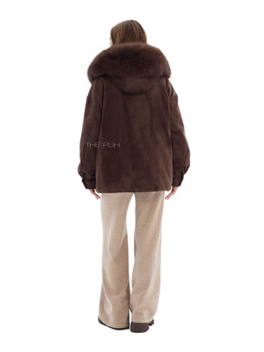 Объемная парка шоколадного цвета из замши