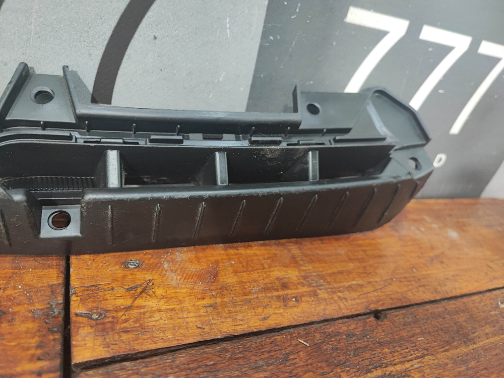 Кронштейн переднего бампера правый Kia Sorento 4 (MQ4) 20-нв Б/У Оригинал 86598P2000