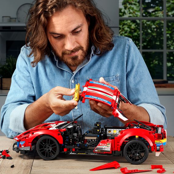 Lego Technic Ferrari 488 GTE AF Corse