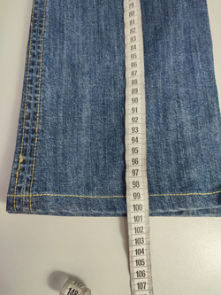 Джинсы Guess базовые 46 размер