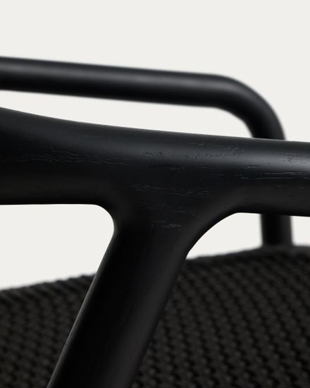 Кресло уличное Derile из дуба и веревки с черной отделкой