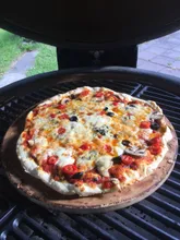 Керамический гриль Kamado Joe Big Joe III, 61 см (красный), с ножками и столиками