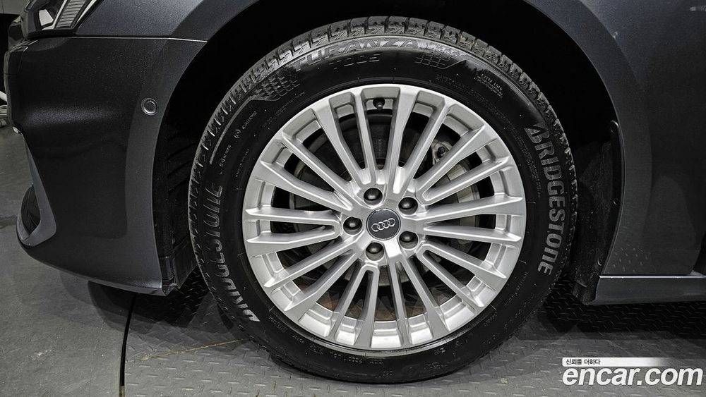 Audi A6 (C8) 45 TFSI Premium (08.2020)