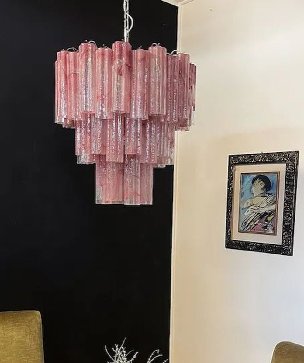 Стильная люстра из розового стекла ✨