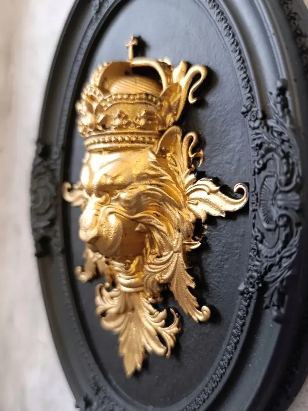 Барельеф на стену из гипса Лев