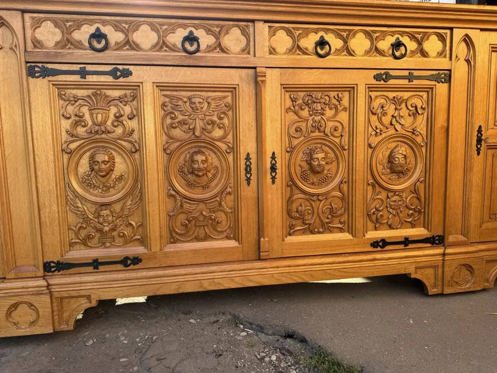Старинный дрессуар