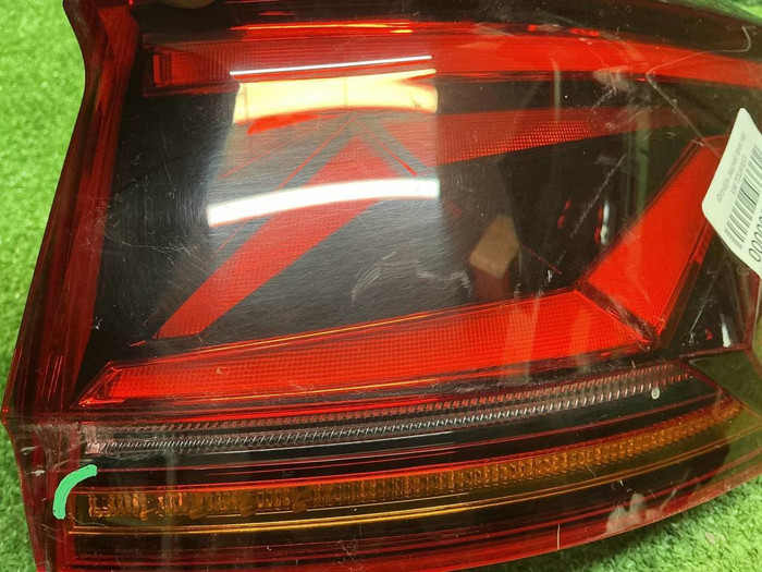 Фонарь правый внешний VW Touareg 3 (2018-2023)