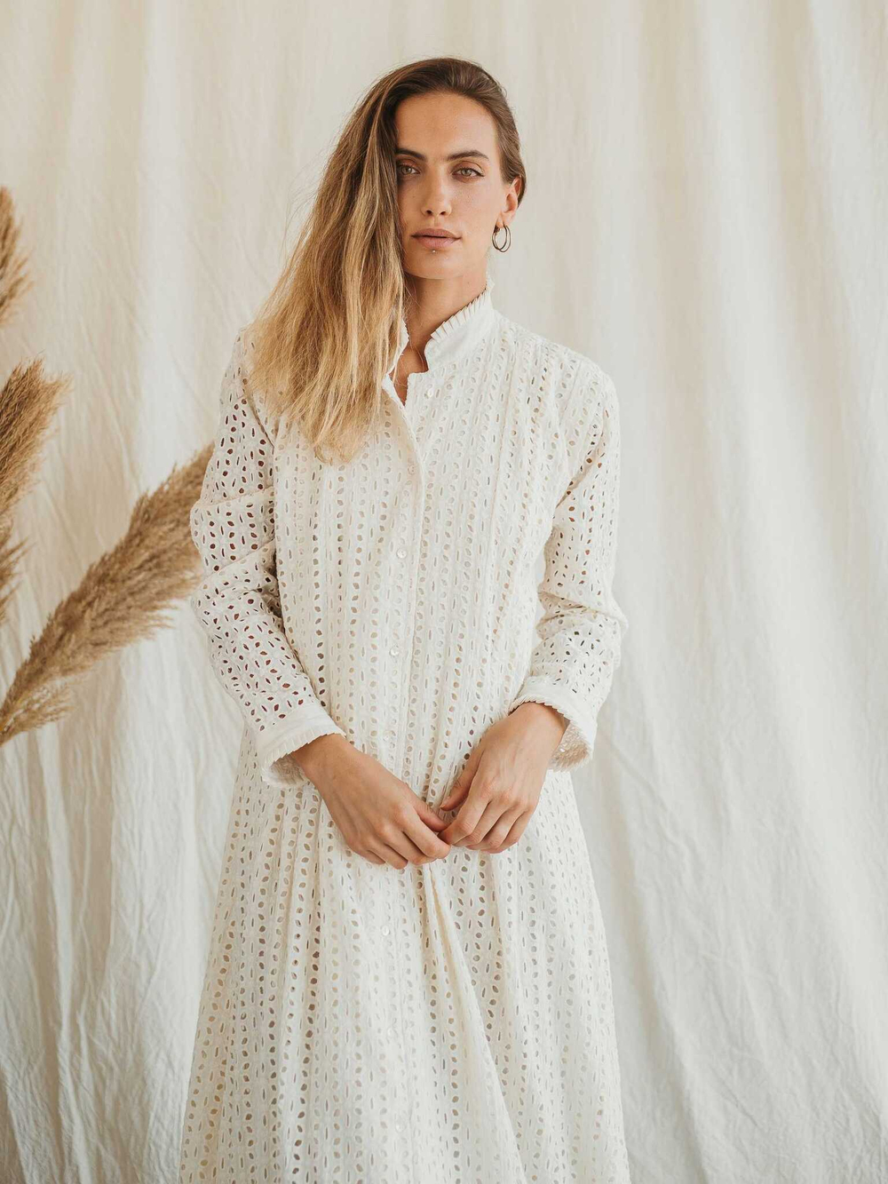 Платье макси из прошвы (белое)