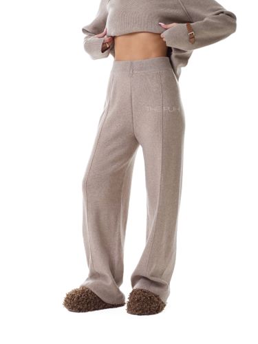 Трикотажный костюм с брюками цвета капучино