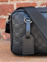 Сумка-мессенджер Louis Vuitton