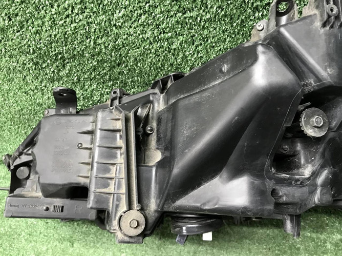 Фара правая Lexus LS 5 (2017-2021) LED