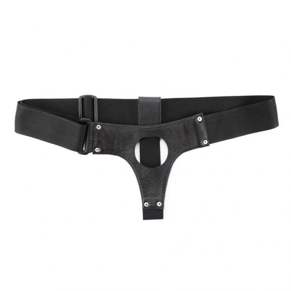 Чёрные кожаные трусики для больших насадок (Размер: S-M) (Цвет: черный)