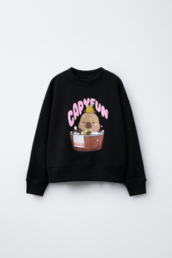 ZARA СВИТШОТ С ПРИНТОМ CAPYFUN ©, ЧЕРНЫЙ