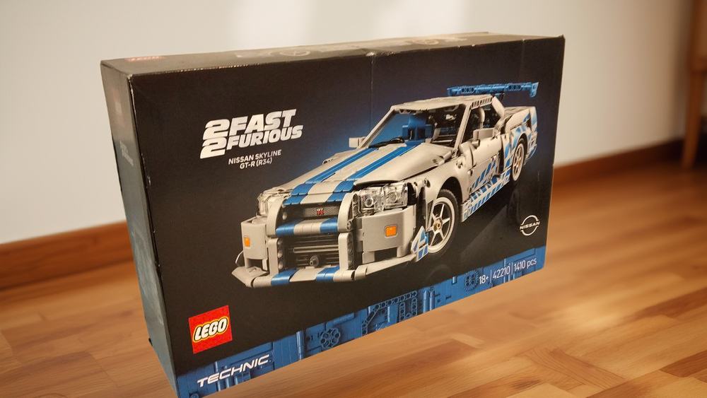 LEGO Technic 42210 Форсаж 2 Nissan Skyline GT-R (R34) — культовый спорткар