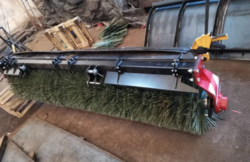 щётка универсальная на трактор