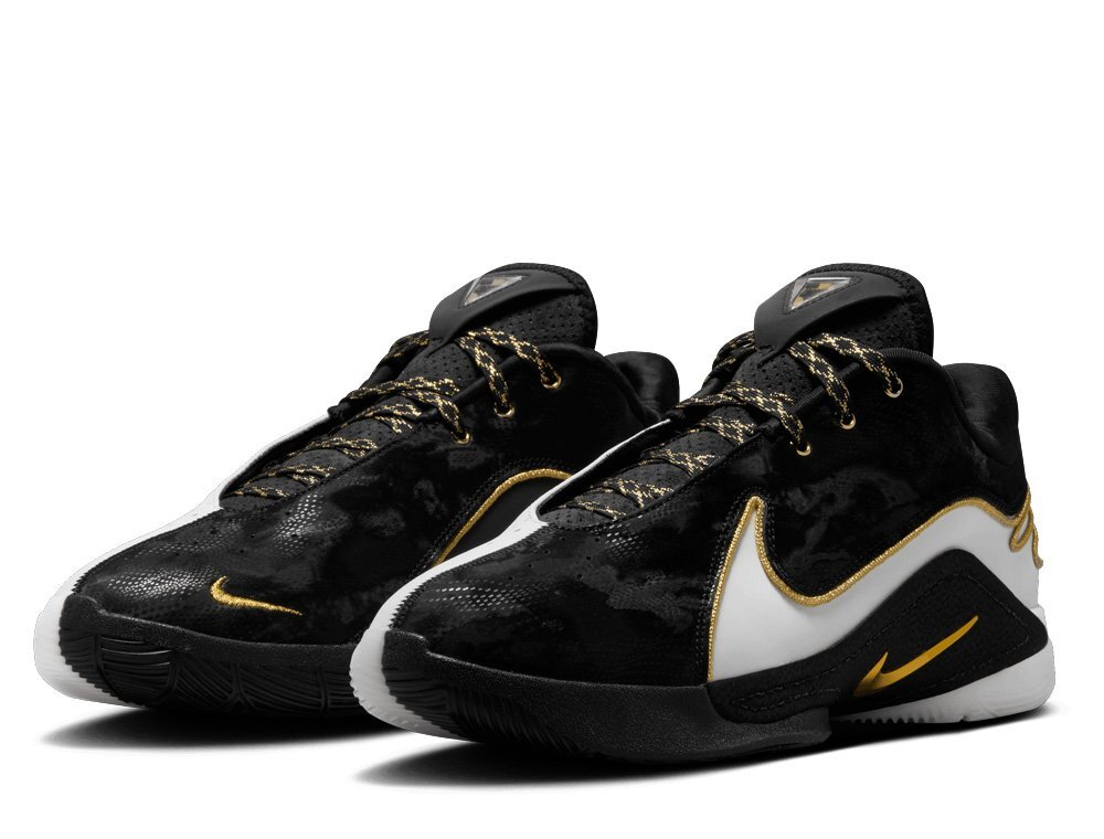 Баскетбольные кроссовки  Nike LeBron XXII “Mogul” White/Black-Metallic Gold