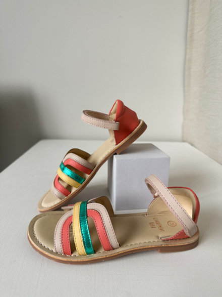 Новые кожаные босоножки Carrement Beau , 29