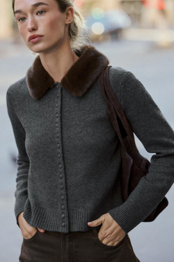 ZARA ТРИКОТАЖНАЯ КУРТКА С ВОРОТНИКОМ ИЗ ИСКУССТВЕННОГО МЕХА, АНТРАЦИТОВО-СЕРЫЙ