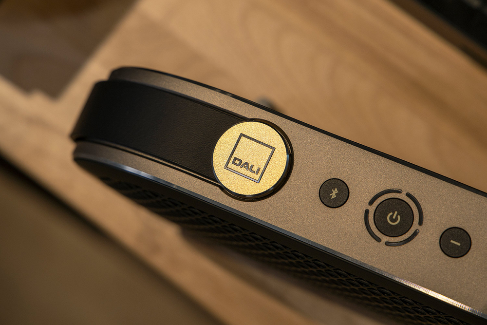 Dali Katch G2 — портативная беспроводная Bluetooth-колонка