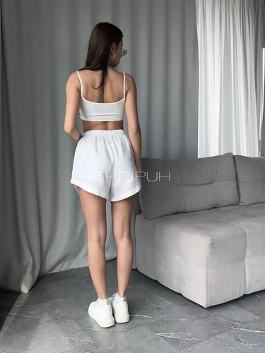 Летний женский костюм из льна с шортами