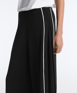 OYSHO Широкие брюки из модала с контрастной окантовкой, черный