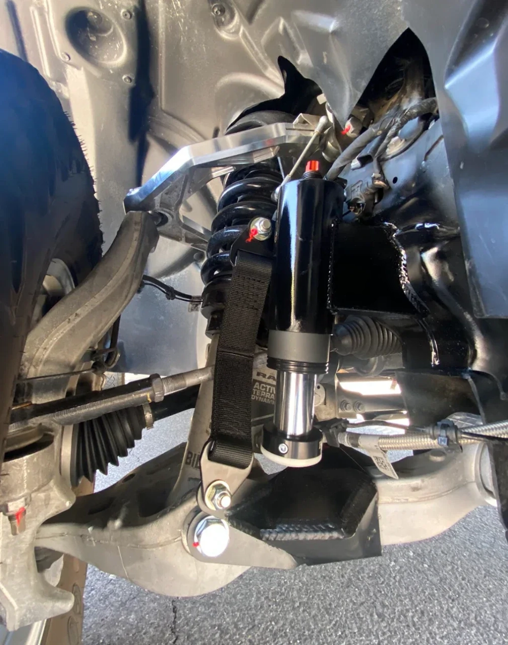 Комплект буферного отбойника и ограничительных ремней для передней подвески Ram TRX 2021-2024 РАМ