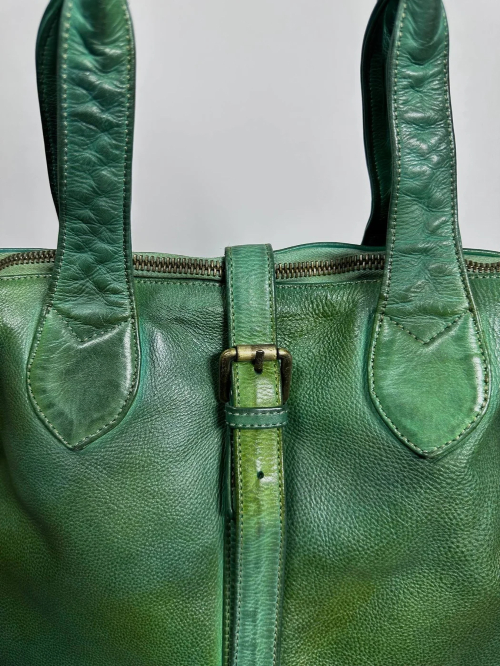 Женская премиальная изумрудно-зеленая сумка из натуральной кожи "Венеция"
