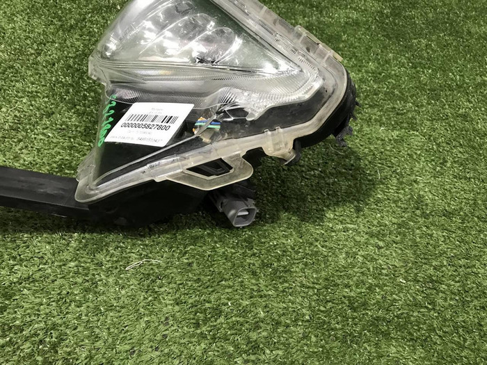 ПТФ левая Toyota Prius W50 (2015-2018)