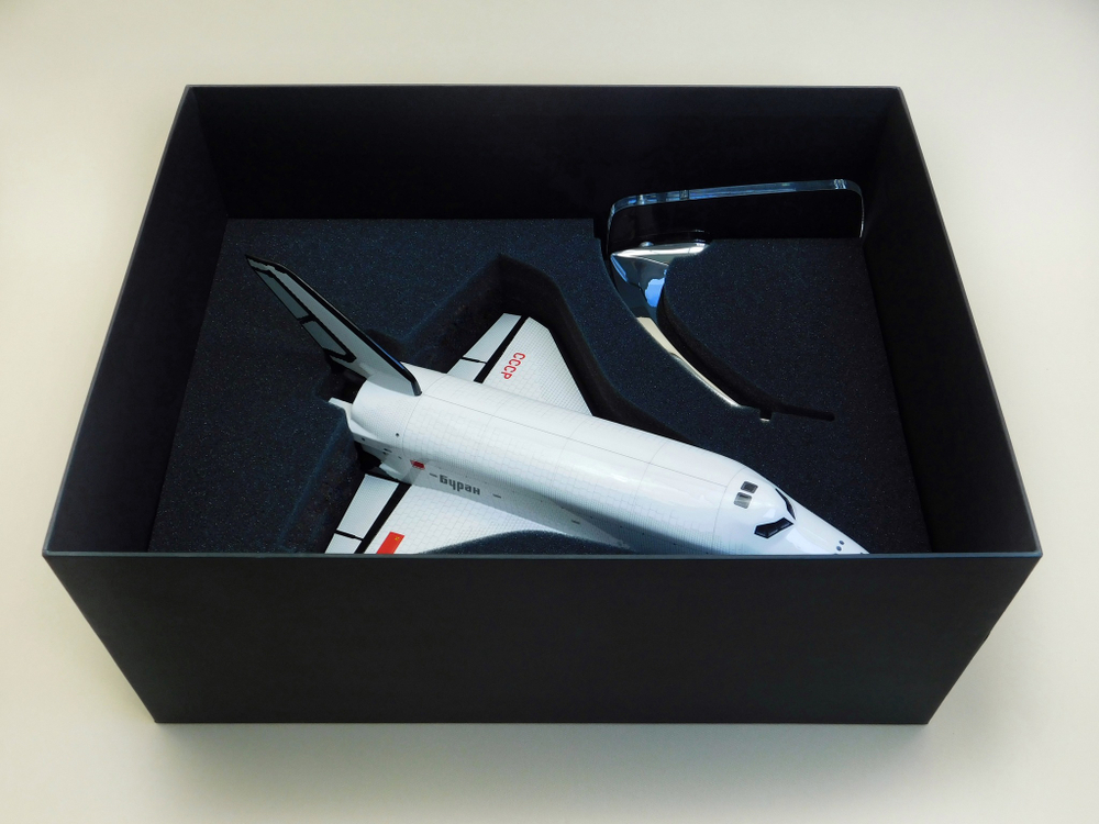 Модель космического корабля Буран (М1:100)