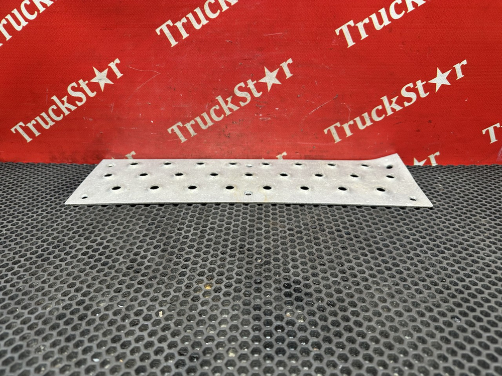 Подножка бампера нижняя