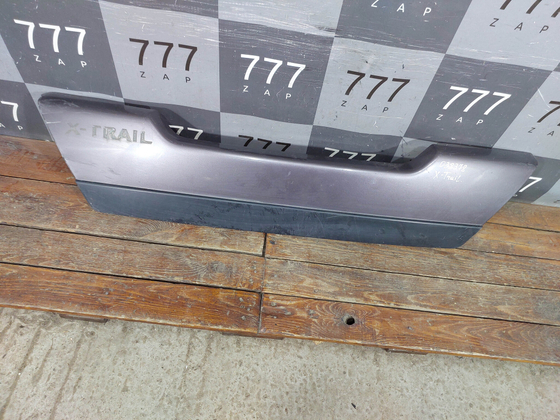 Накладка крышки багажника Nissan X-Trail 2 (T31) 07-15 Б/У Оригинал 909011DJ0A