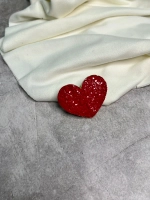 Брошь сердце из эпоксидной смолы