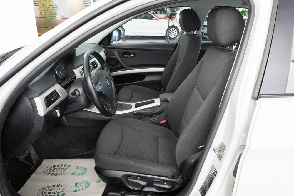 BMW 3-Series, 2011 год