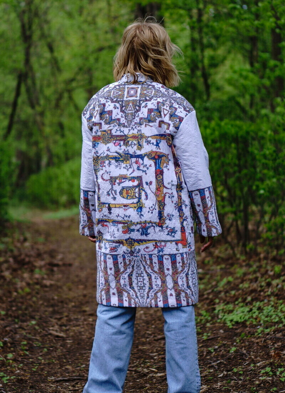 Пальто "Лабиринт", по мотивам средневековых буквиц и фантастических существ со страниц Псалтири Латтрелла