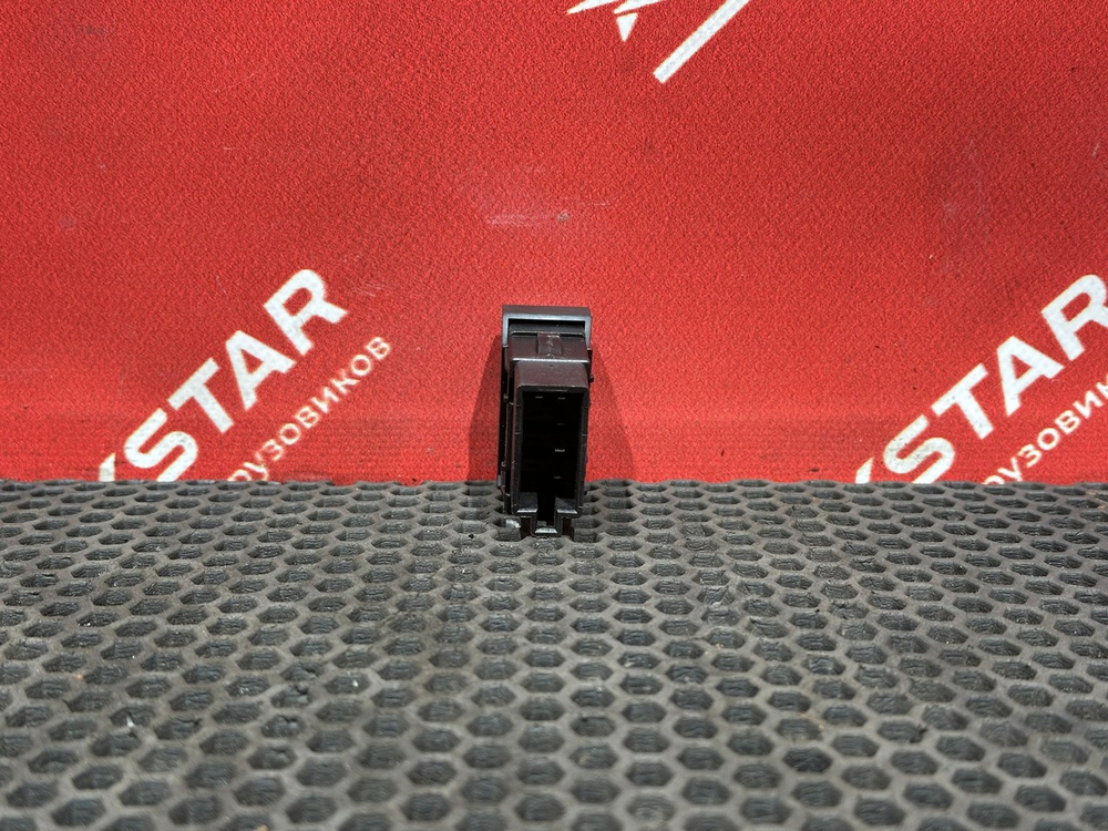 Кнопка стеклоподъемника левого