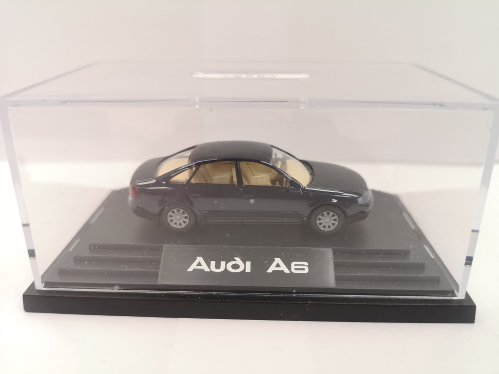 Автомобиль Audi A6