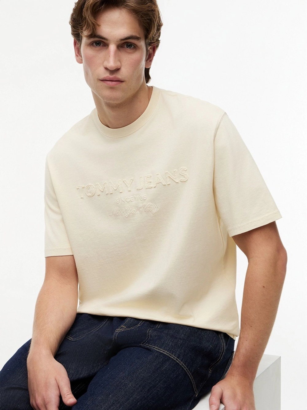 Футболка Tommy Jeans Distressed Logo Calico