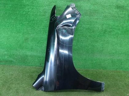 Крыло переднее правое Toyota Land Cruiser 200 (2012-2015)