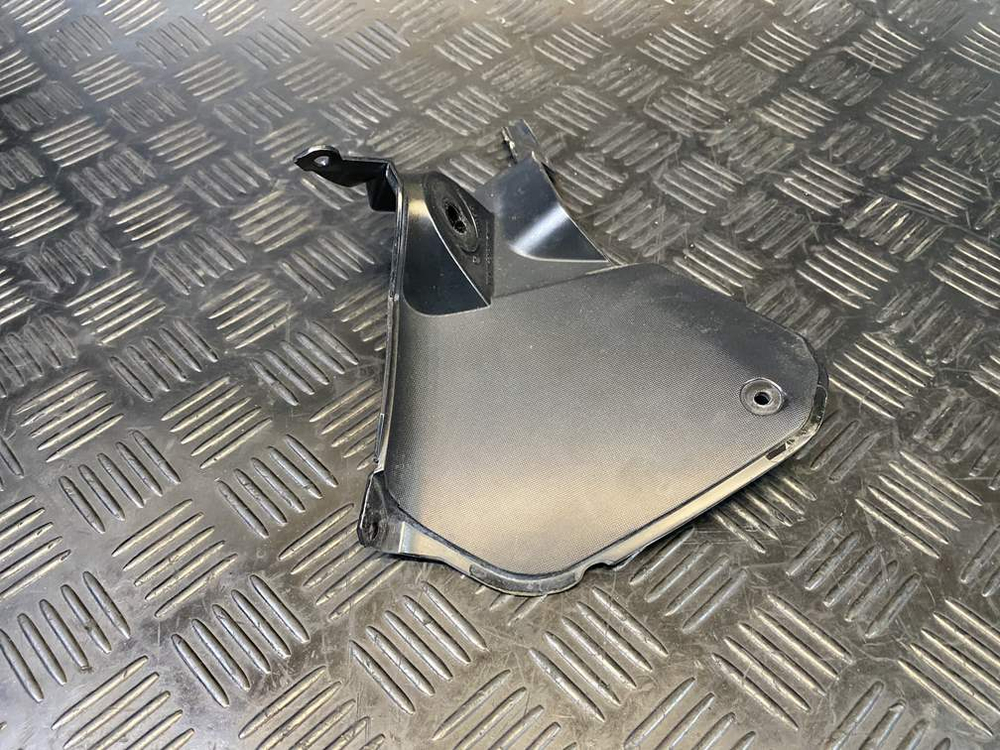 Пластик внутренний правый Yamaha FJR1300A RP13A 2010 3P6-2837M-00