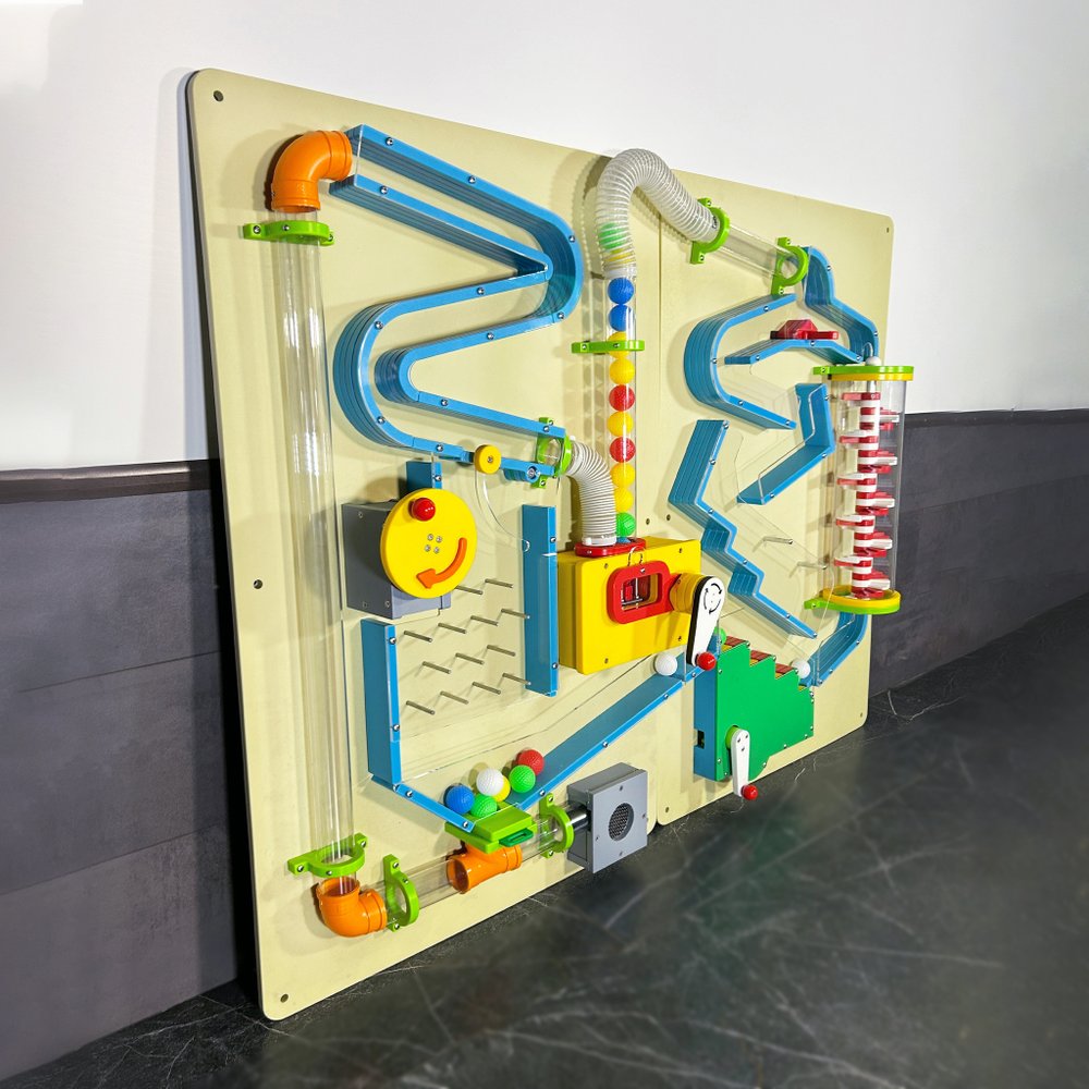 Интерактивная стена с пневмолабиринтом "Воздушные виражи"