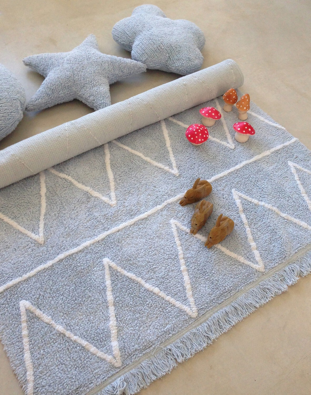 Подушка Lorena Canals Cloud Blue (37 x 50 см)