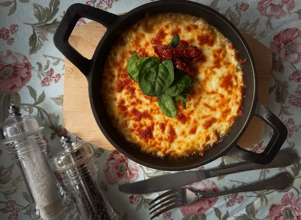 ЗАПЕКАНКА С РВАНОЙ ГОВЯДИНОЙ (300г)