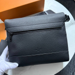 Сумка-мессенджер Louis Vuitton