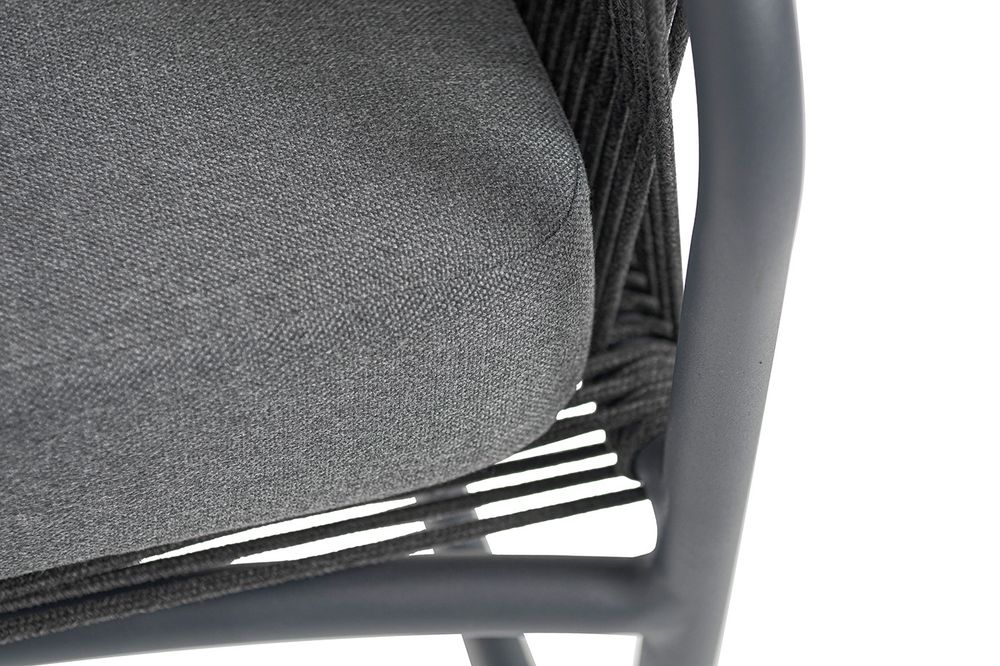 "Ането" кресло плетеное из роупа, каркас алюминий темно-серый (RAL7024) муар, роуп темно-серый круглый, ткань темно-серая 027