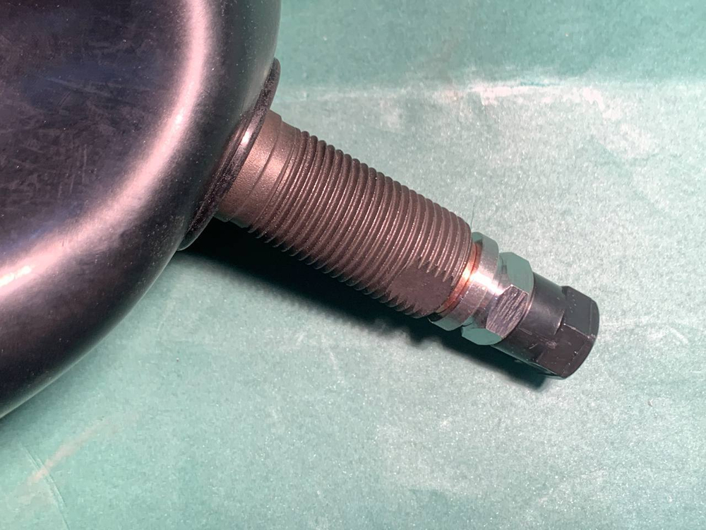 Баллон гидроаккумулятора 4л 22мм с клапаном