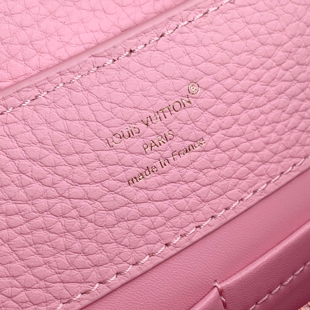 Louis Vuitton Capucines MM