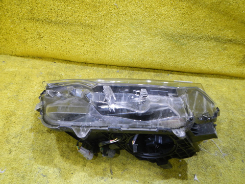 Битая Фара левая Toyota Rav 4 CA40 (2015-2019) LED