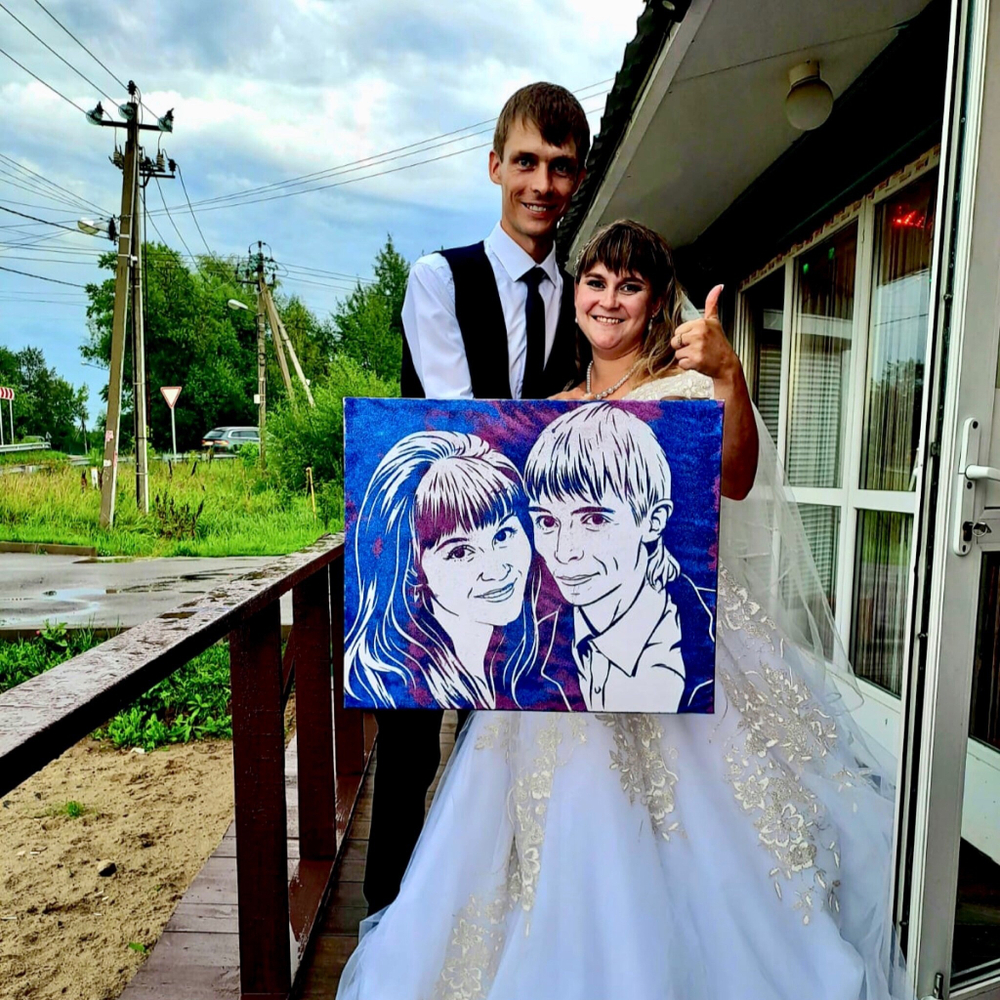 Портрет блестками на холсте